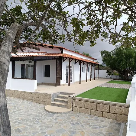 4-bedroom With Cool Sea Views