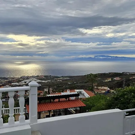 4-bedroom With Cool Sea Views Villa Tijoco de Abajo