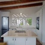 Cool 4-bedroom With Sea Views Villa Tijoco de Abajo