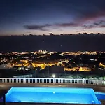 Cool 4-bedroom With Sea Views Tijoco de Abajo