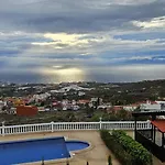 Villa Cool 4-bedroom With Sea Views *