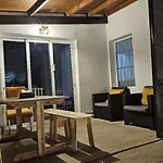 Βίλα Cool 4-bedroom With Sea Views