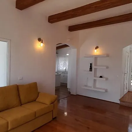Cool 4-bedroom With Sea Views Βίλα *