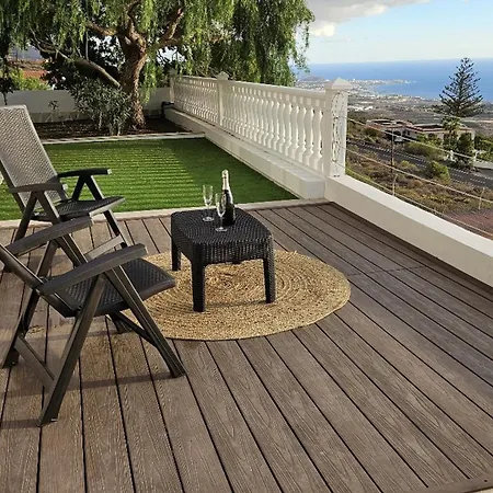 Cool 4-bedroom With Sea Views Villa Tijoco de Abajo