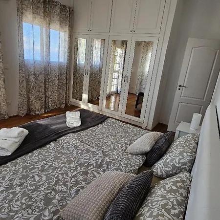 Villa Cool 4-bedroom With Sea Views
