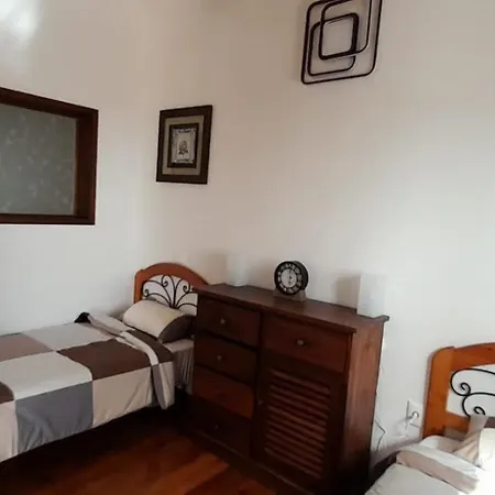 Cool 4-bedroom With Sea Views *