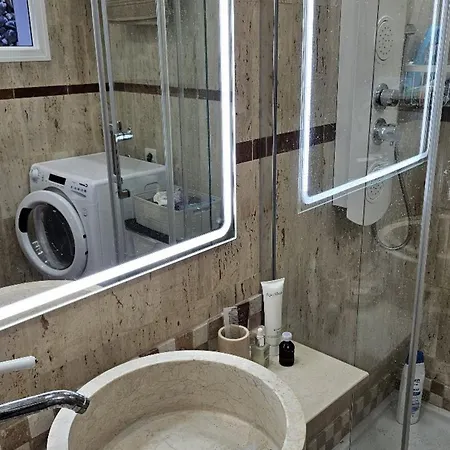 Cool 4-bedroom With Sea Views Βίλα