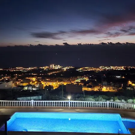 4-bedroom With Cool Sea Views Тихоко-де-Абахо