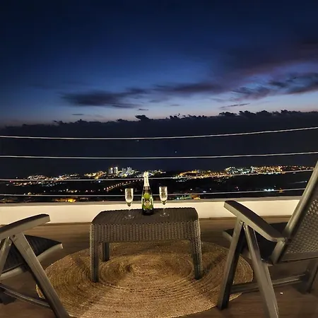 Вилла 4-bedroom With Cool Sea Views