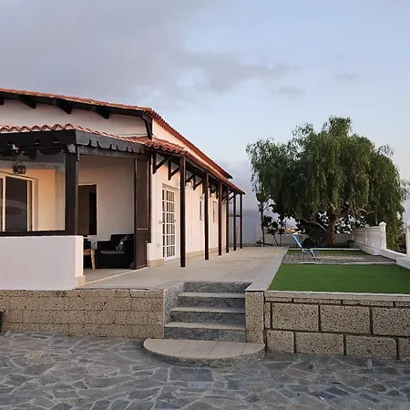Вилла 4-bedroom With Cool Sea Views *