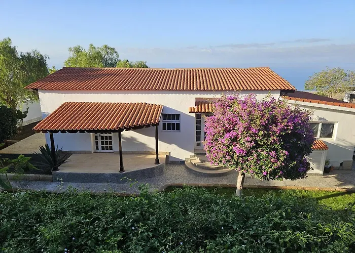 וילה Cool 4-bedroom With Sea Views *