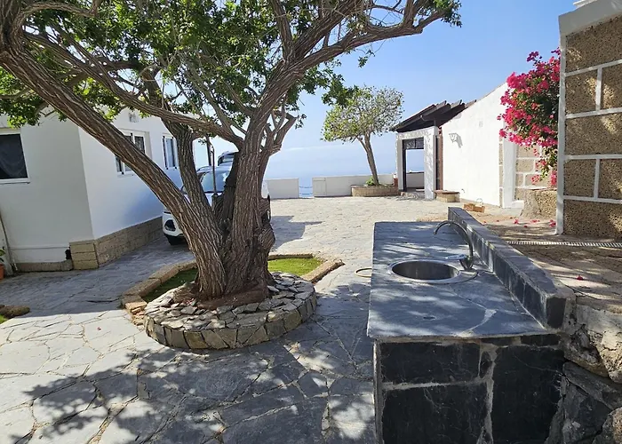 Cool 4-bedroom With Sea Views Tijoco de Abajo