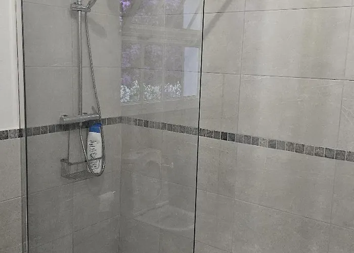 Cool 4-bedroom With Sea Views וילה *