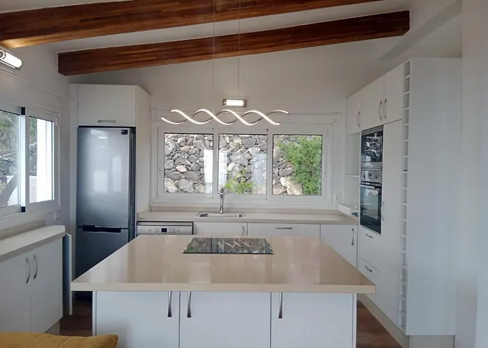 Cool 4-bedroom With Sea Views וילה Tijoco de Abajo