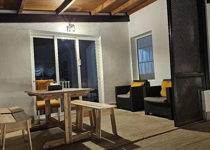 וילה Cool 4-bedroom With Sea Views