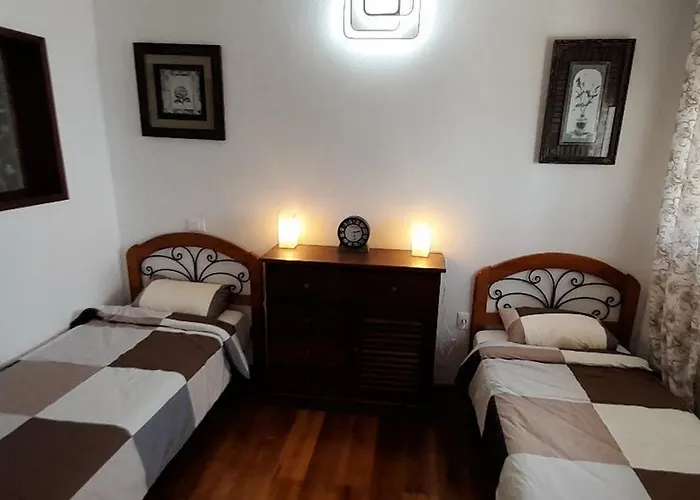 Cool 4-bedroom With Sea Views Villa Tijoco de Abajo