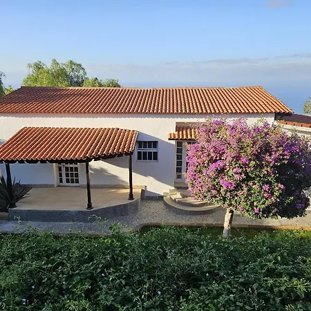 Villa 4-bedroom With Cool Sea Views Tijoco de Abajo