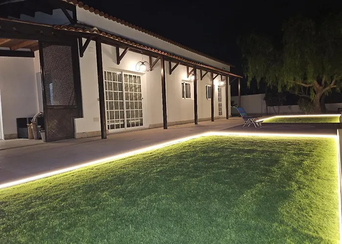 Cool 4-bedroom With Sea Views * Tijoco de Abajo