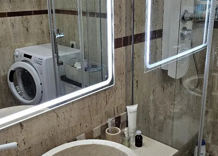 Cool 4-bedroom With Sea Views Villa