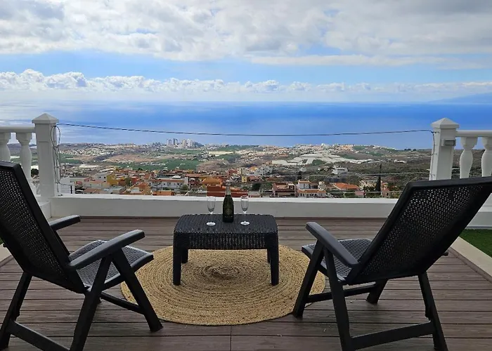 וילה Cool 4-bedroom With Sea Views *