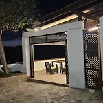 빌라 Cool 4-bedroom With Sea Views *