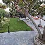 Cool 4-bedroom With Sea Views Villa