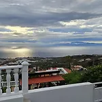 Cool 4-bedroom With Sea Views 빌라 Tijoco de Abajo