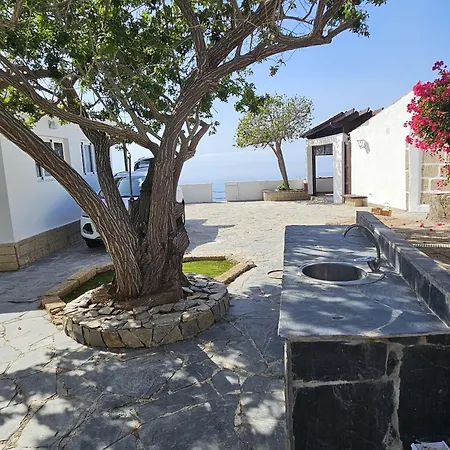 Cool 4-bedroom With Sea Views Tijoco de Abajo