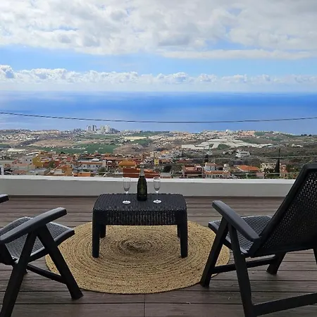 4-bedroom With Cool Sea Views Willa