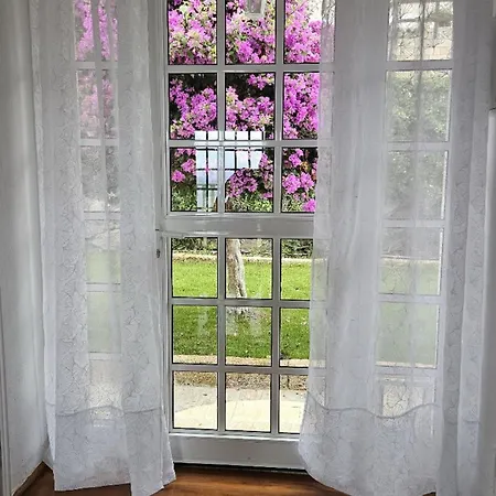 4-bedroom With Cool Sea Views Willa *